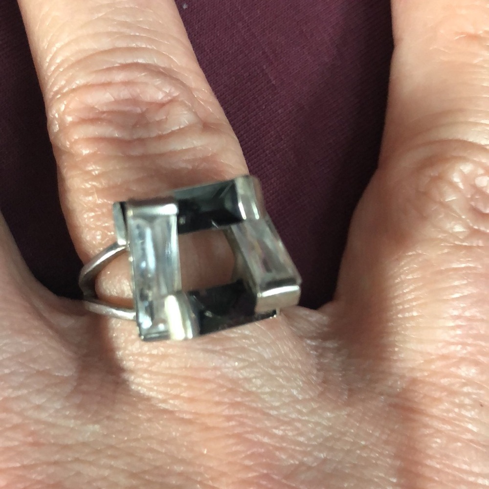 Funky & Fun Ring 🖤 - Picture 3 of 5